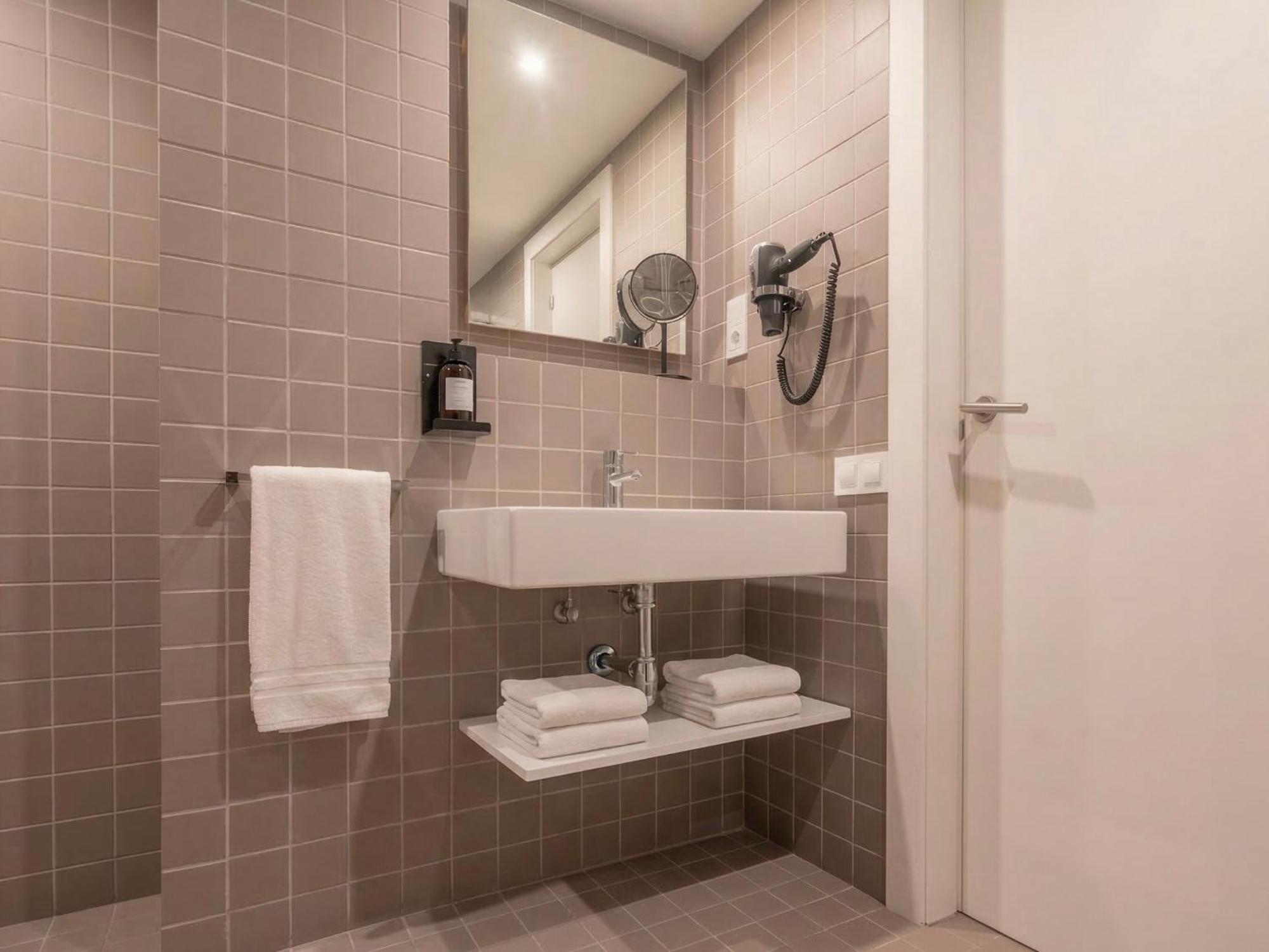Limehome Barcelona Rector Triado — Photos 1